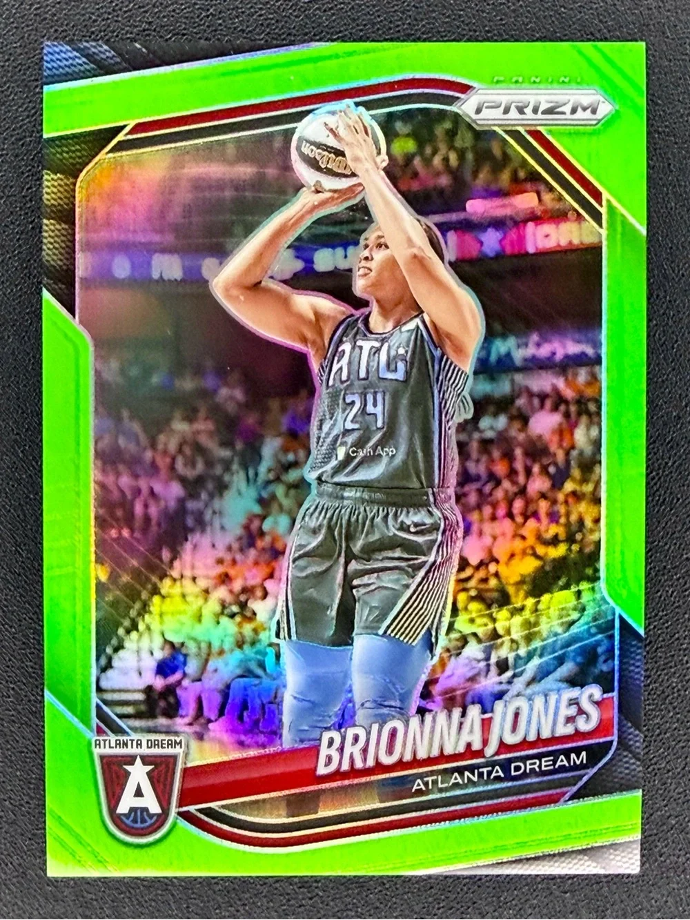 BRIONNA JONES 2025-26 PANINI PRIZM WNBA LIME GREEN HOLO /225 #107 ATLANTA DREAM